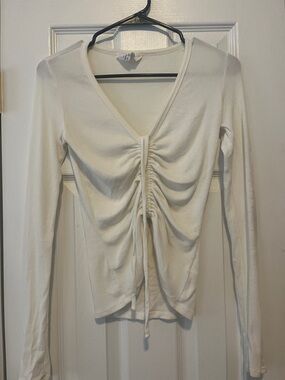 Sadie & Sage White Ruched Front Long-Sleeve Top